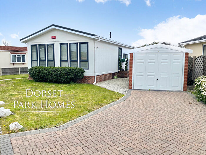 2 Bedroom Park Home For Sale In Stour Park, Bournemouth, Dorset, BH10