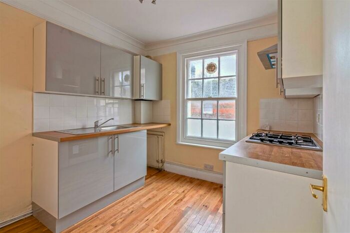 3 Bedroom Maisonette To Rent In Brighton Road, Worthing, BN11