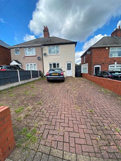 3 Bedroom Semi-Detached House To Rent In Bunns Lane, Dudley, DY2