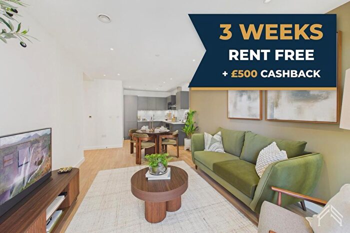 2 Bedroom Flat To Rent In Manser House, London, TW8