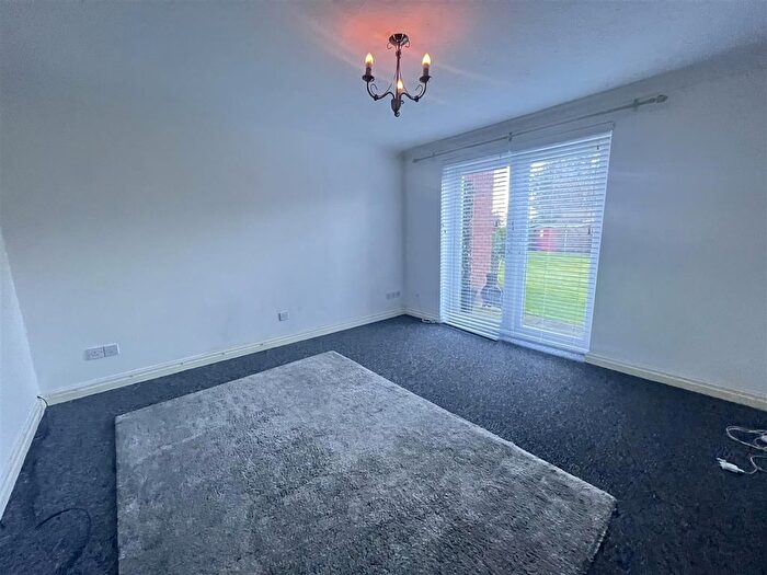 1 Bedroom Flat For Sale In Meadow View, Southport, PR8