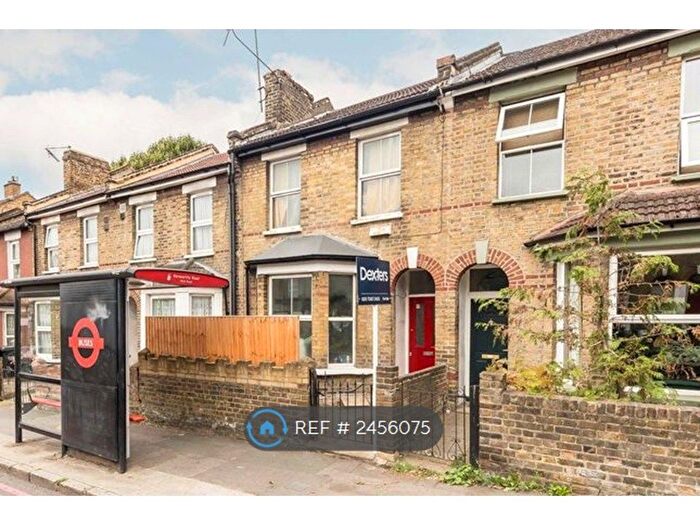 4 Bedroom Terraced House To Rent In London, London, E9