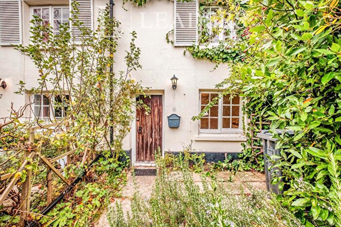 2 Bedroom Terraced House To Rent In Malthouse Cottages, BN12