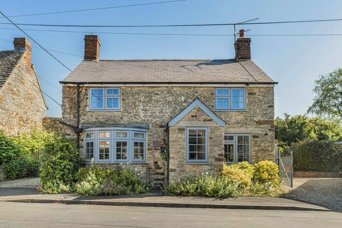 2 Bedroom Detached House For Sale In Cow Lane, Steeple Aston, OX25