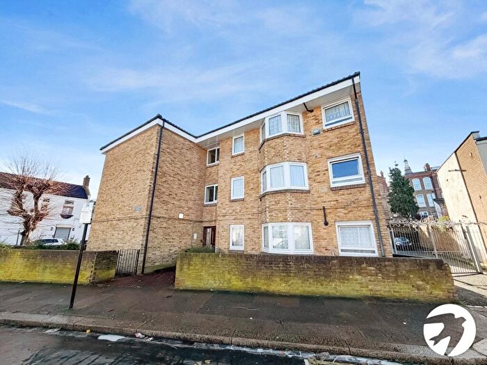 1 Bedroom Flat To Rent In Gallosson Road, London, SE18