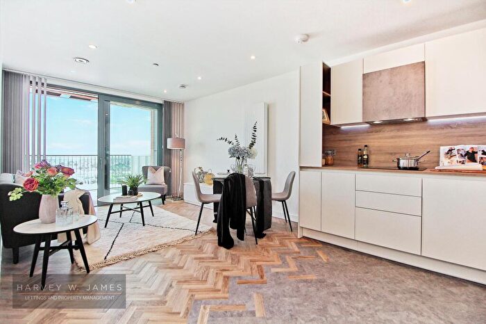 2 Bedroom Apartment To Rent In Makers Yard, Skyline Apartments, E3