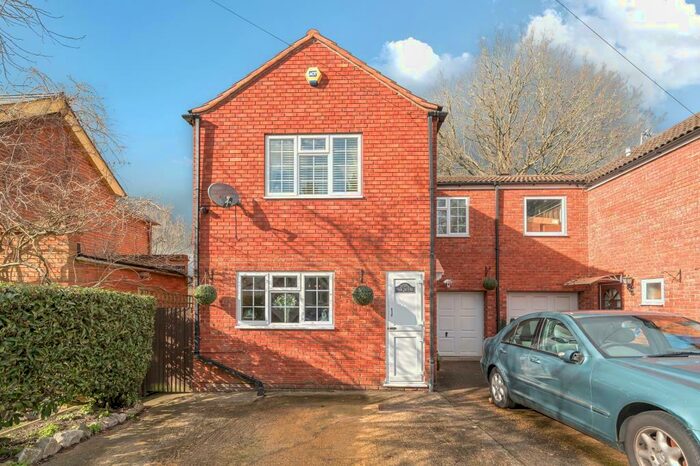 4 Bedroom Link Detached House To Rent In Chavey Down, Ascot, SL5
