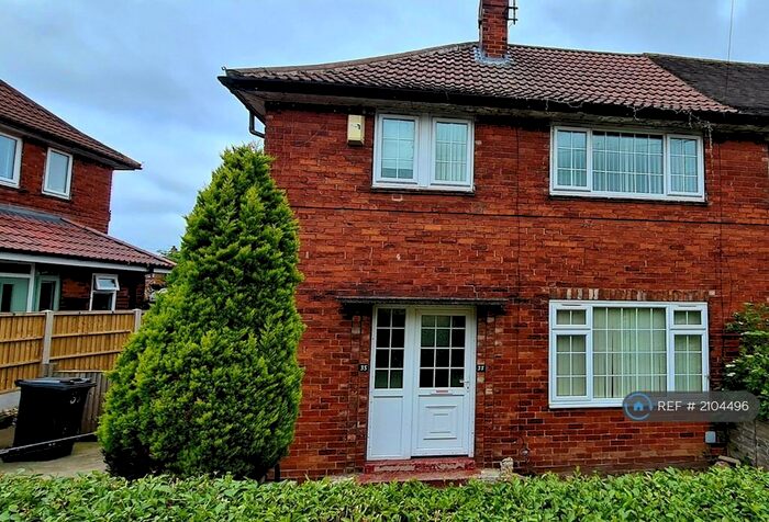 2 Bedroom Semi-Detached House To Rent In Cranmore Crescent, Leeds, LS10