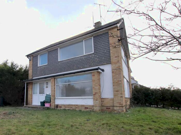 3 Bedroom Semi-Detached House To Rent In Foxcombe Drive, Tilehurst, Reading, RG31