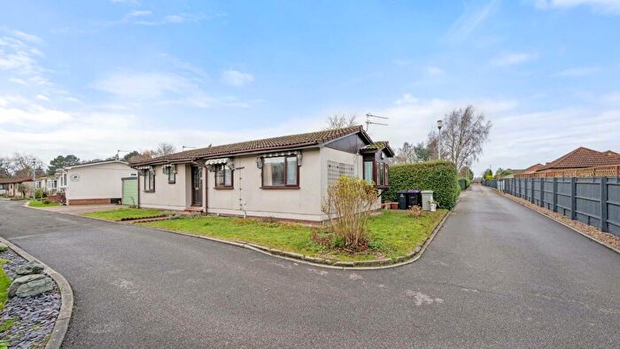 2 Bedroom Park Home For Sale In Grange Park, Woodhall Spa, LN10