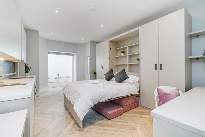 Studio To Rent In Hanger Lane, Ealing Common, W5