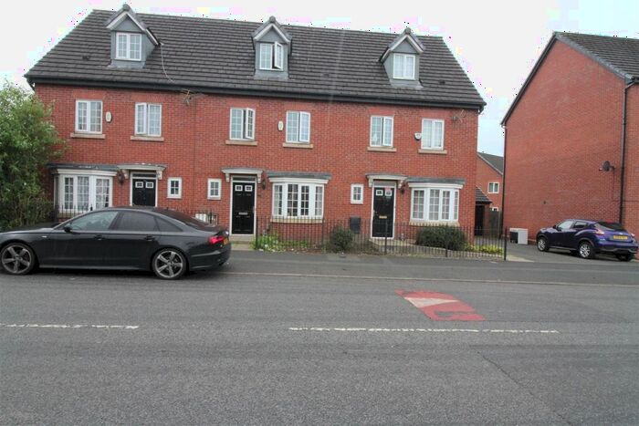4 Bedroom Property To Rent In Ogden Lane, Openshaw, Manchester, M11