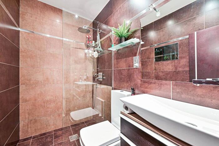 3 Bedroom Flat To Rent In Priory Road, West Hampstead, London, NW6