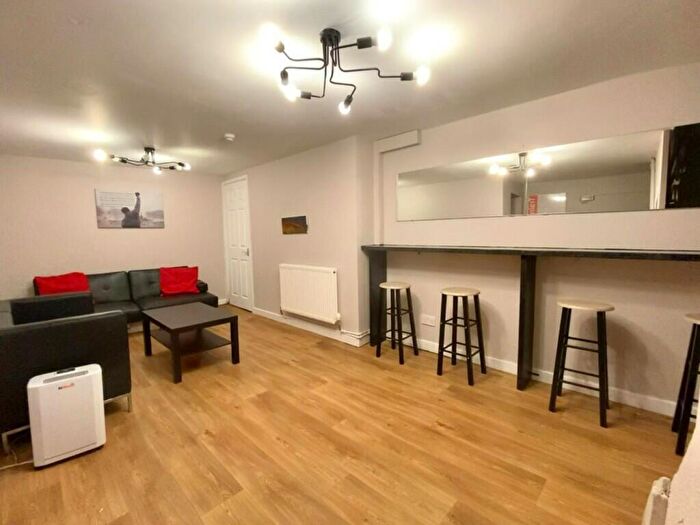 3 Bedroom House To Rent In Wellington Avenue, Liverpool, L15