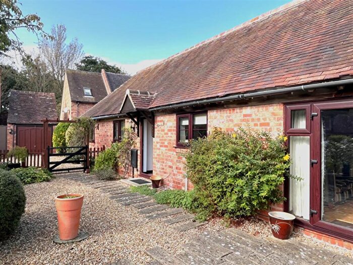 2 Bedroom Barn Conversion For Sale In Sherbourne Court, Sherbourne, Warwick, CV35