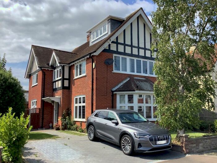 5 Bedroom Detached House To Rent In Glebe Way, Frinton-on-Sea, CO13