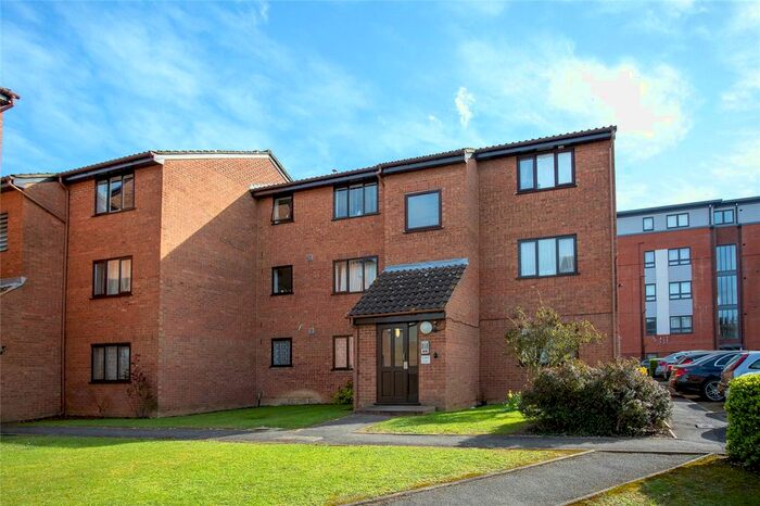 1 Bedroom Flat To Rent In Solar Court, King Georges Avenue, Watford, Hertfordshire, WD18