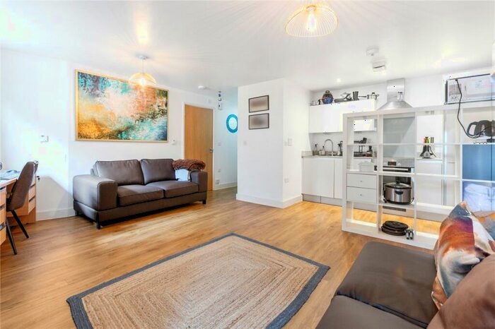 Studio To Rent In Mildmay Avenue, London, N1