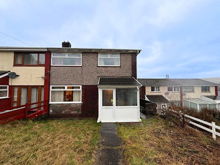 3 Bedroom Semi Detached House For Sale In Hillbrook Close, Aberdare, CF44