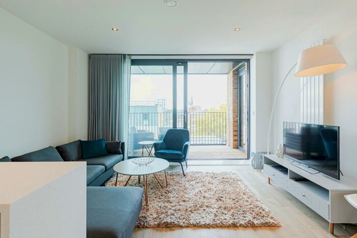 2 Bedroom Flat To Rent In Centric Close, NW1