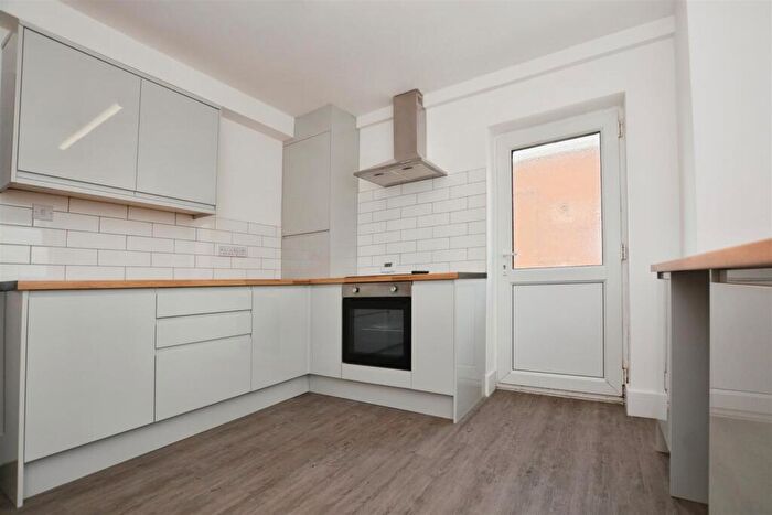 2 Bedroom Flat To Rent In Berkeley Court, Scotter Road, Scunthorpe, DN15