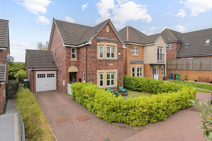 4 Bedroom Detached House For Sale In Plover Crescent, Dunfermline, KY11