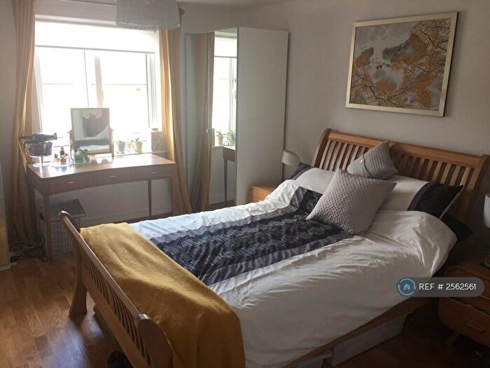1 Bedroom Flat To Rent In Candle Street, London, E1