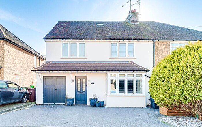 5 Bedroom Semi-Detached House To Rent In Topstreet Way, Harpenden, Hertfordshire, AL5