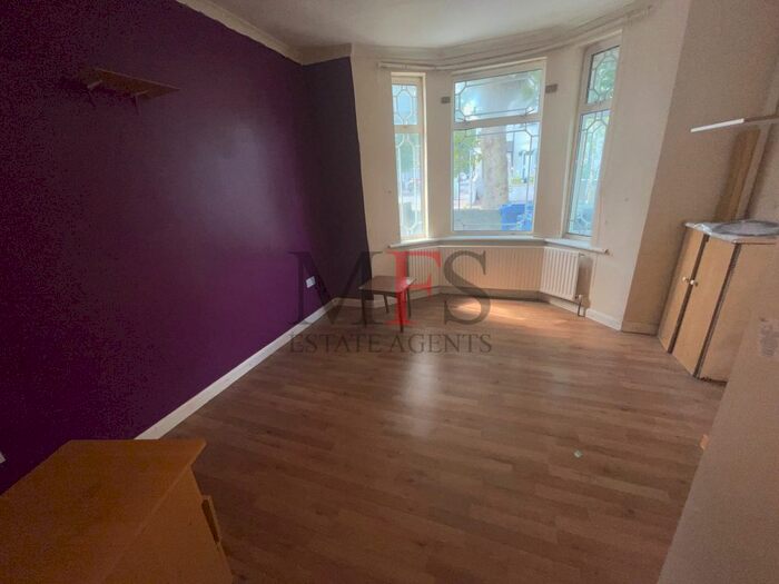 2 Bedroom Flat To Rent In West End Road, Southall, UB1