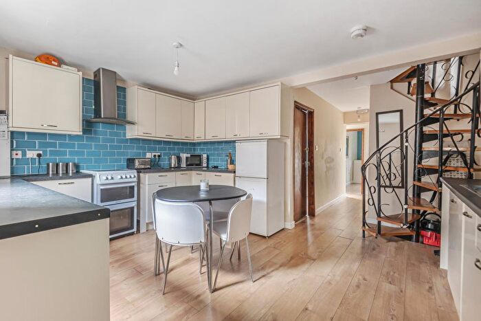 6 Bedroom Terraced House To Rent In Mason Street, Reading, RG1