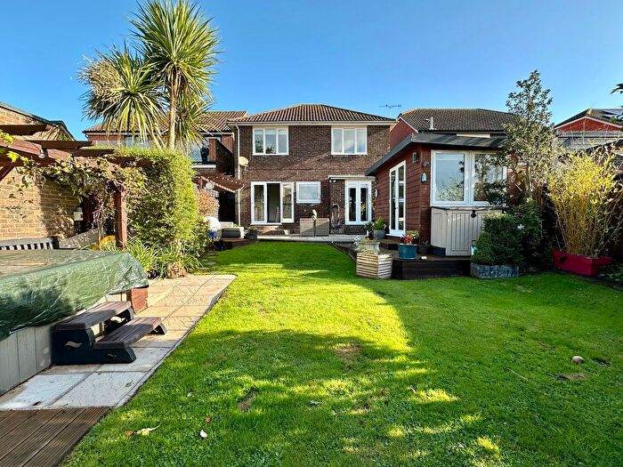 3 Bedroom Detached House For Sale In High Street, Ninfield, Battle, TN33