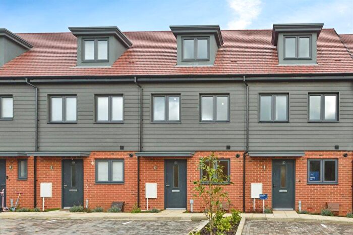 3 Bedroom Terraced House For Sale In Brahaman Way, Whitehouse Park, Milton Keynes, MK8