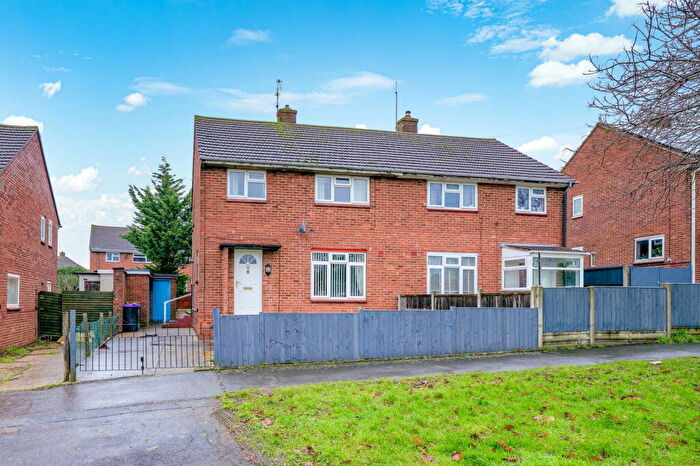 3 Bedroom Semi Detached House For Sale In Princess Drive In Grantham, NG31