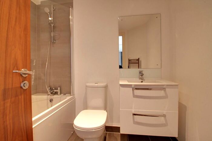 2 Bedroom Apartment To Rent In The Drapery, Fabrick Square, Lombard Street, Digbeth, B12