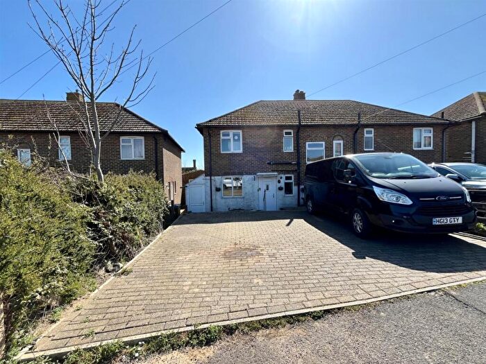 4 Bedroom Semi-Detached House For Sale In Northdown Road, Newhaven, BN9