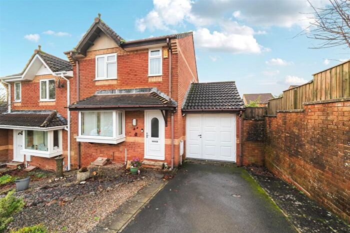 3 Bedroom Semi-Detached House For Sale In Primrose Meadow, Ivybridge, PL21