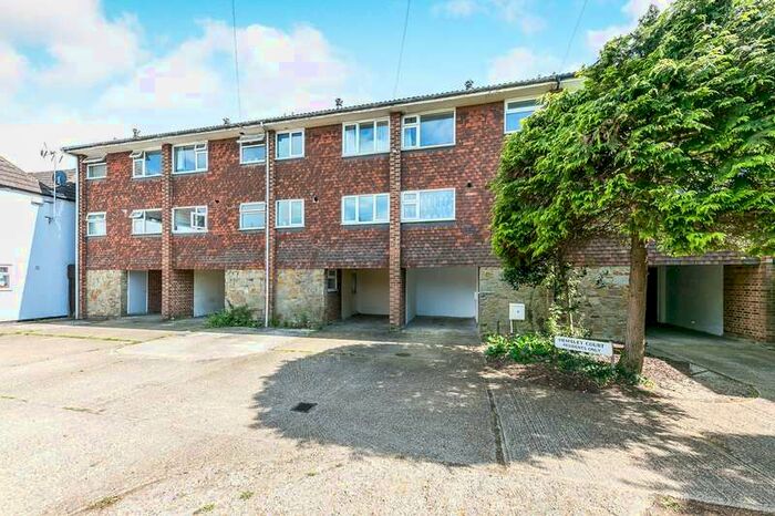 4 Bedroom Terraced House To Rent In Hemsley Court, Guildford, GU2