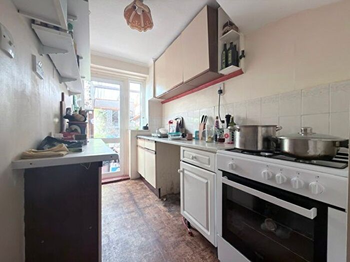 2 Bedroom Terraced House To Rent In Morden, SM4