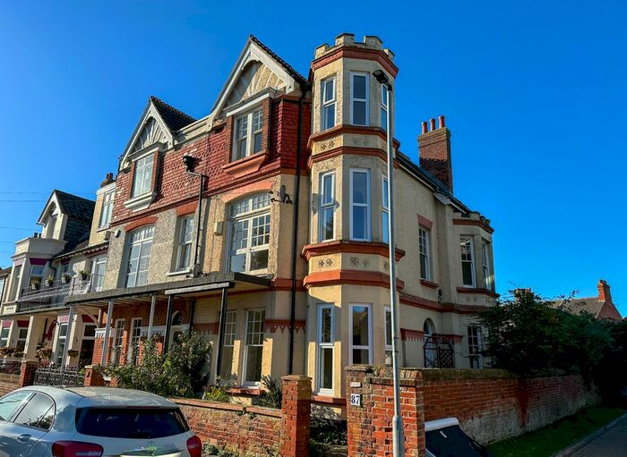 5 Bedroom Semi-Detached House To Rent In Royal Avenue, Lowestoft, NR32