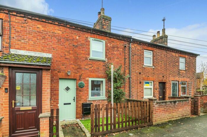 2 Bedroom Cottage To Rent In High Street, Clapham, Bedford, MK41