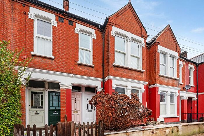 1 Bedroom Maisonette For Sale In Acre Road, Colliers Wood, SW19