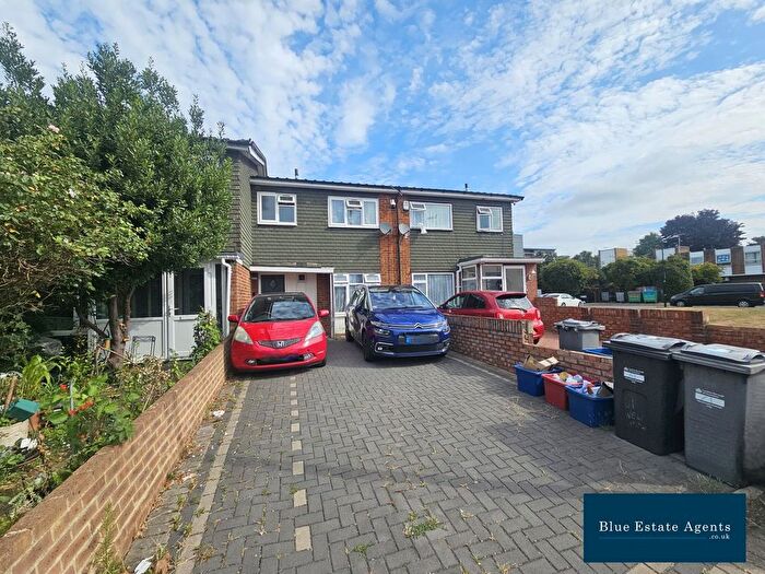 3 Bedroom Terraced House For Sale In New Heston Road, Hounslow, TW5