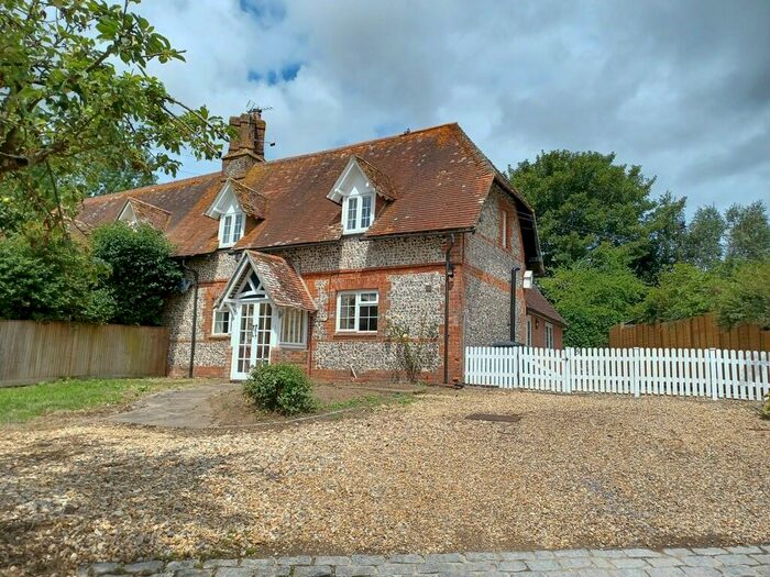 4 Bedroom Semi-Detached House To Rent In Hare Warren Farm Cottages, Hare Warren, RG28