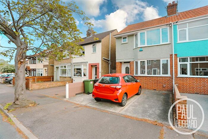4 Bedroom Semi-Detached House For Sale In Enstone Road, Lowestoft, NR33