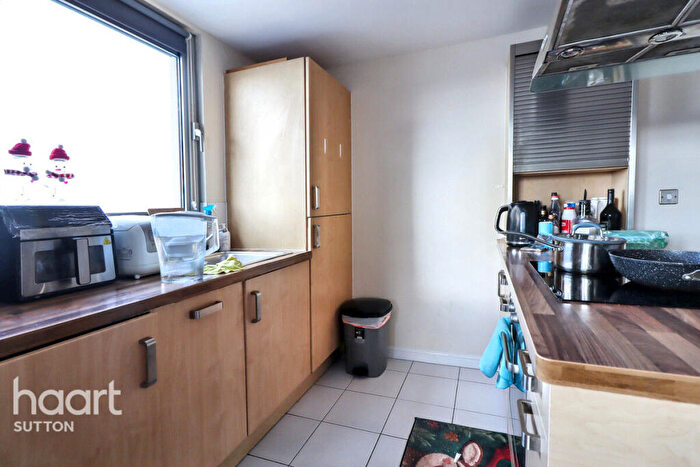 2 Bedroom Apartment For Sale In Throwley Way, Sutton, SM1