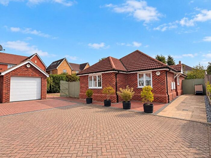 3 Bedroom Detached Bungalow For Sale In Hendry Worthington Close, Colchester, CO4