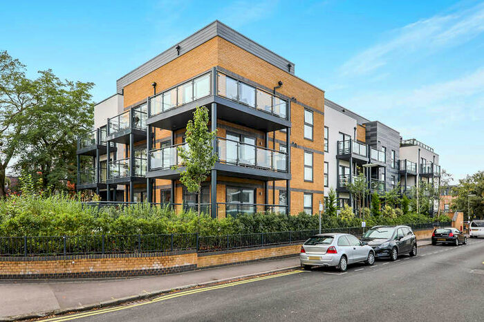 2 Bedroom Apartment To Rent In Cricketers Wharf, Town Centre, GU1