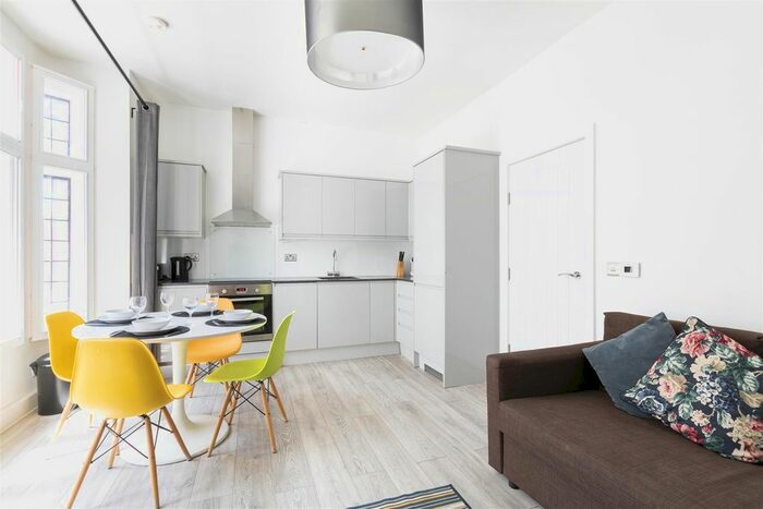 2 Bedroom Flat To Rent In Kensington High Street, Kensington, London, W8