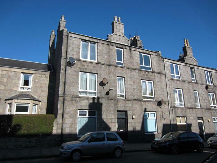 1 Bedroom Flat To Rent In Pittodrie Place, First Floor Right, AB24