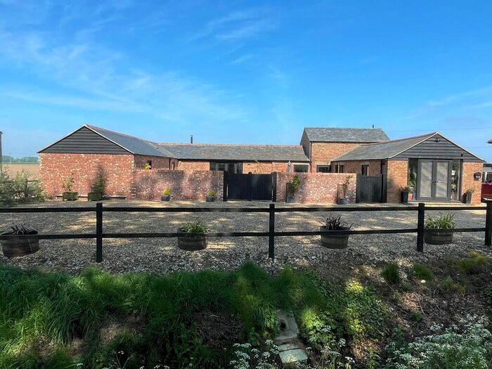 3 Bedroom Barn Conversion For Sale In Guys Head Road, Sutton Bridge, PE12